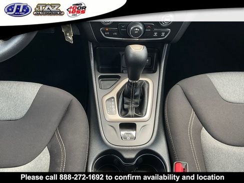 Used 2018 Jeep Cherokee Latitude FWD image 18