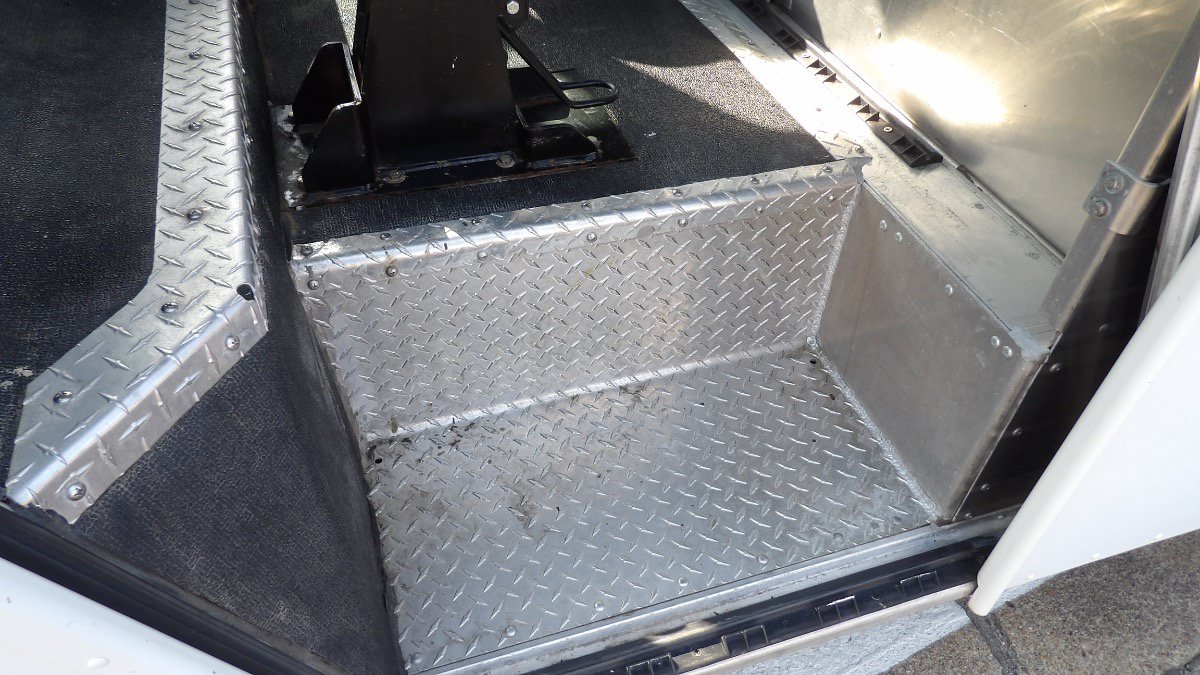 Used 2014 Ford E-350 and Econoline 350 Super Duty w/ A/C Prep Package RWD image 7