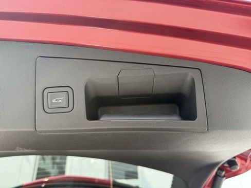 New 2025 Cadillac XT5 Premium Luxury w/ LPO, Floor Liner Package image 28