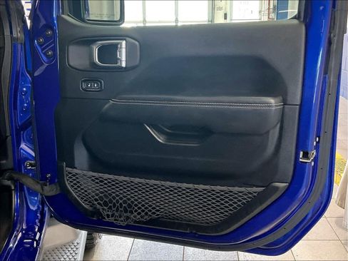 Used 2020 Jeep Wrangler Unlimited Sahara AWD/4WD image 12