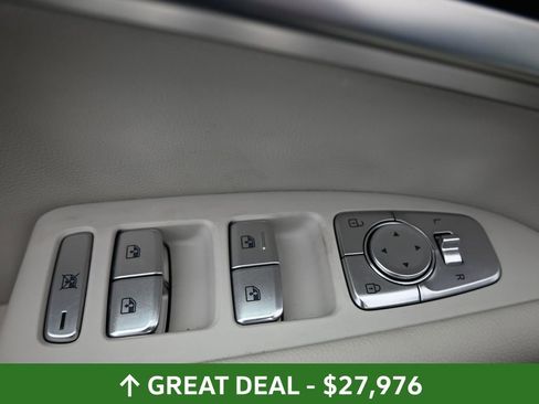 Used 2024 Genesis G70 2.5T image 20