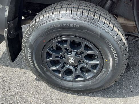 Certified 2023 Toyota Tacoma SR5 w/ SX Package AWD/4WD image 11