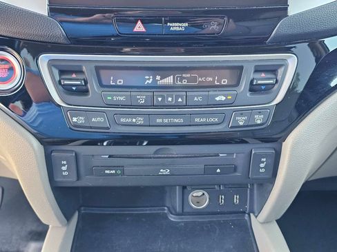Used 2017 Honda Pilot Touring image 29