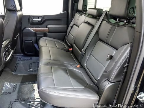 Used 2021 Chevrolet Silverado 1500 High Country w/ Technology Package AWD/4WD image 12