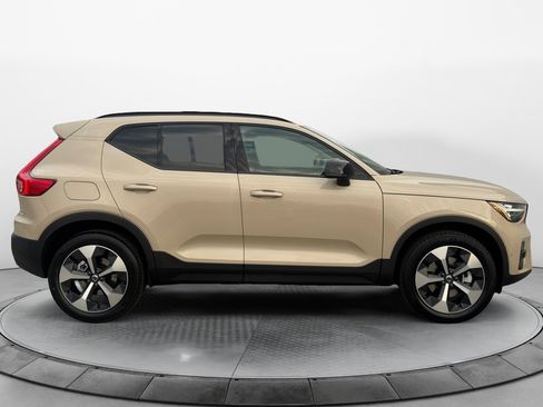 New 2026 Volvo XC40 B4 Plus w/ Climate Package image 8
