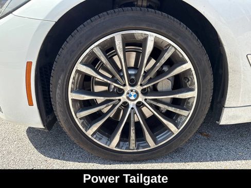 Used 2023 BMW 530i xDrive w/ Premium Package AWD/4WD image 11