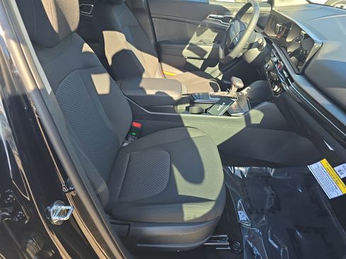 New 2026 Kia Sportage LX image 10