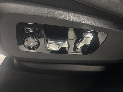 Used 2022 BMW X6 M50i w/ Executive Package image 15