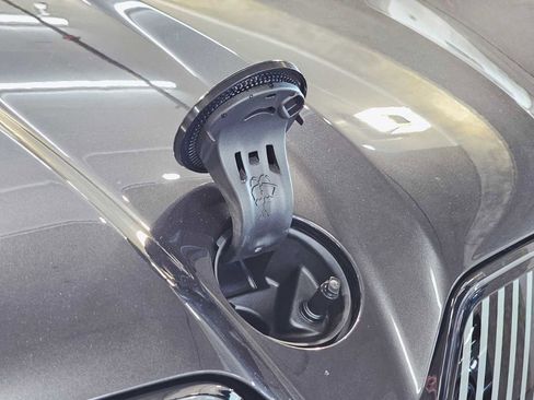 New 2026 BMW iX xDrive45 image 9