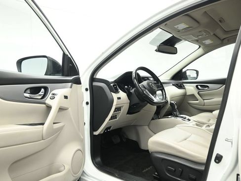 Used 2020 Nissan Rogue Sport SL w/ Premium Package FWD image 9