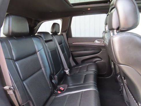 Used 2019 Jeep Grand Cherokee Limited w/ Luxury Group II AWD/4WD image 31