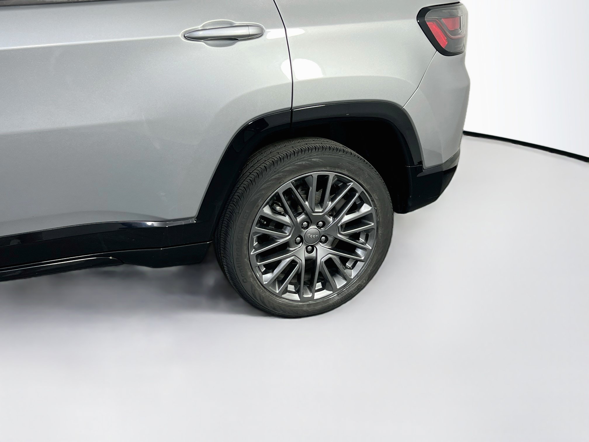 Used 2022 Jeep Compass Limited w/ Elite Group AWD/4WD image 29
