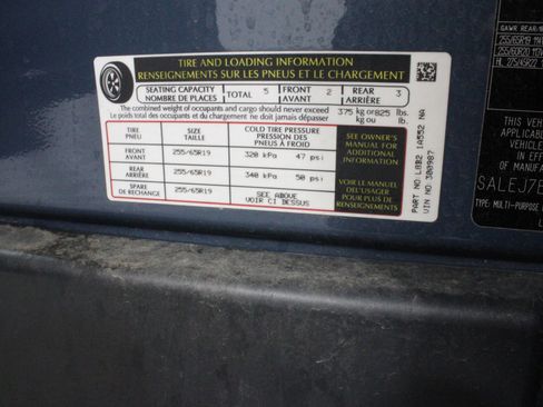 Used 2024 Land Rover Defender 110 S image 36