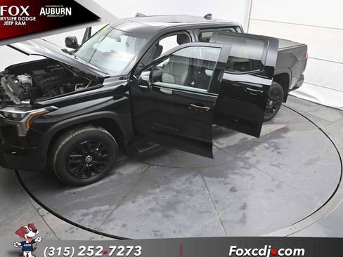 Used 2024 Toyota Tundra Limited image 34