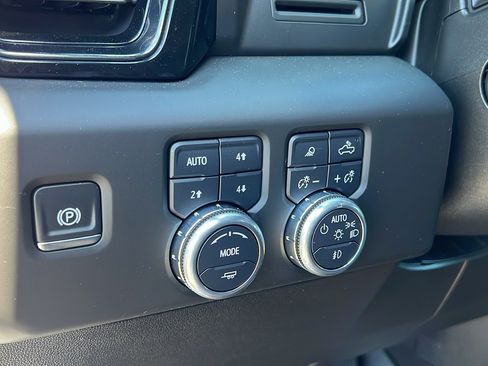 Certified 2025 GMC Sierra 1500 AT4 AWD/4WD image 30