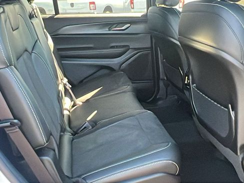 New 2025 Jeep Grand Cherokee L Laredo image 14