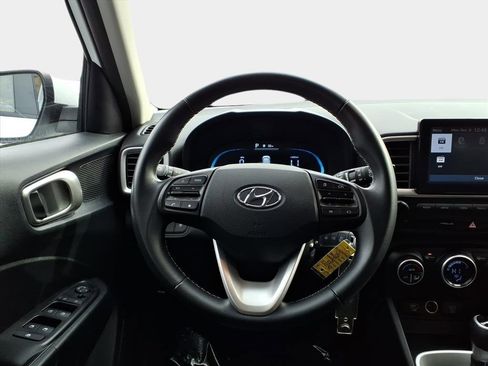 Used 2023 Hyundai Venue SEL w/ Cargo Package image 11