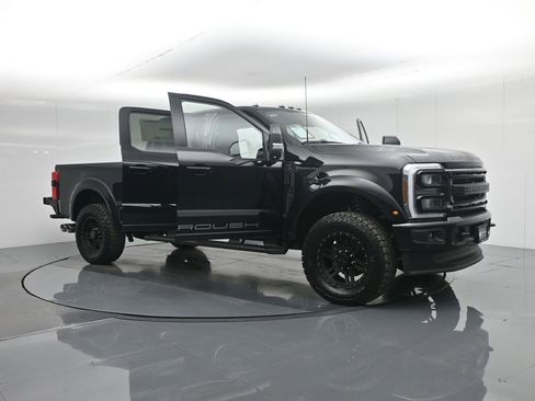 New 2026 Ford F250 Lariat w/ Black Appearance Package image 41