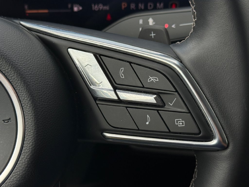 Used 2025 Buick Envision Preferred AWD/4WD image 26