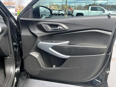 Used 2024 Chevrolet Trax LS FWD image 12