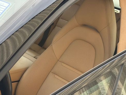 Used 2018 Porsche Panamera 4 w/ Premium Package Plus image 18