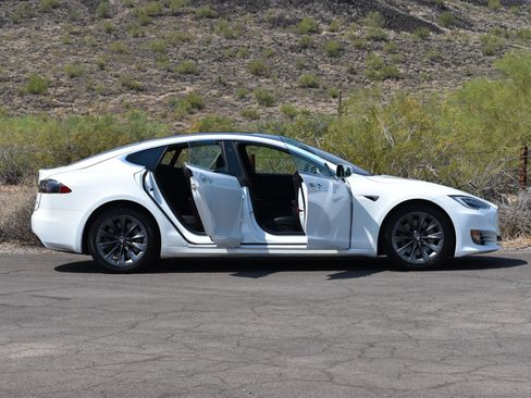 Used 2020 Tesla Model S Performance AWD/4WD image 7