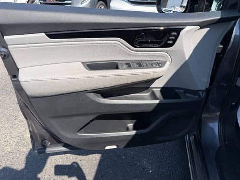 Used 2018 Honda Odyssey Elite image 16