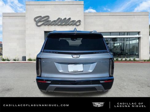 Used 2026 Cadillac Vistiq Premium Luxury image 6
