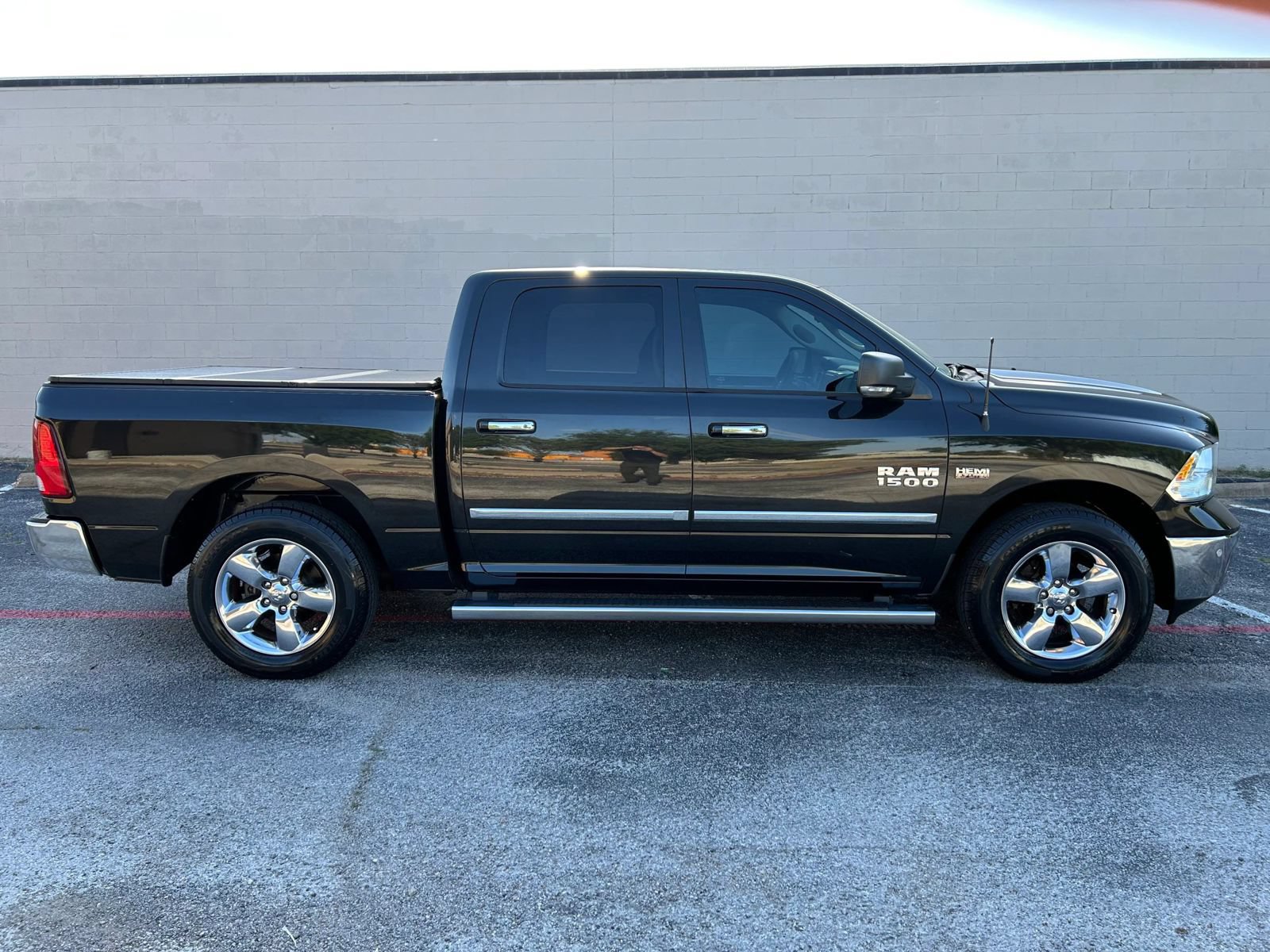 Used 2016 RAM 1500 Lone Star RWD image 4