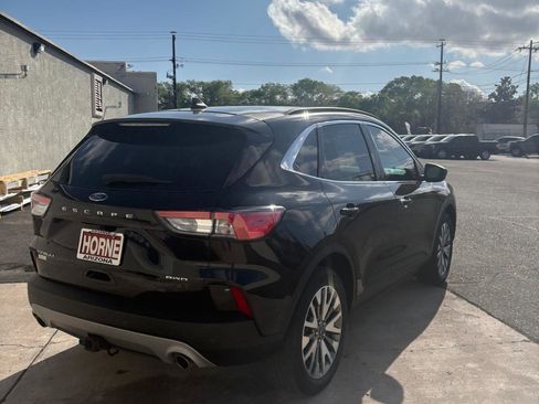 Used 2022 Ford Escape Titanium w/ Class II Trailer Tow Package image 5