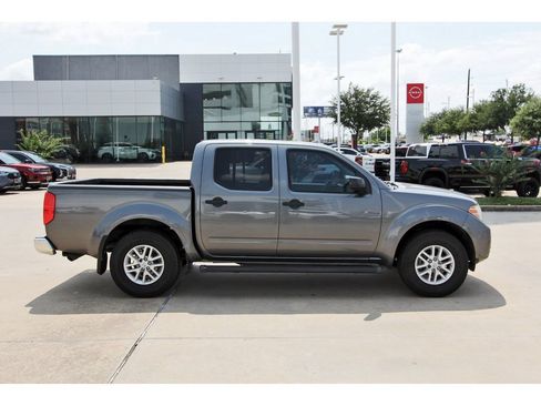 Certified 2018 Nissan Frontier SV RWD image 8