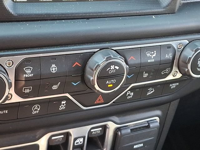 Used 2019 Jeep Wrangler Unlimited Sahara AWD/4WD image 15