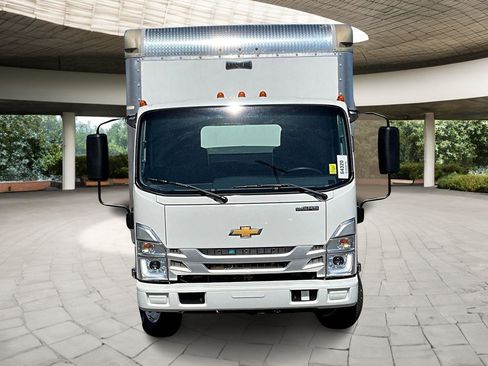 New 2025 Chevrolet Low Cab Forward image 4