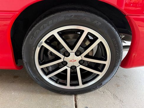 Used 2002 Chevrolet Camaro Z28 w/ SS Performance/Appearance Pkg RWD image 28