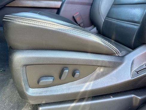 Used 2019 GMC Yukon XL Denali image 12