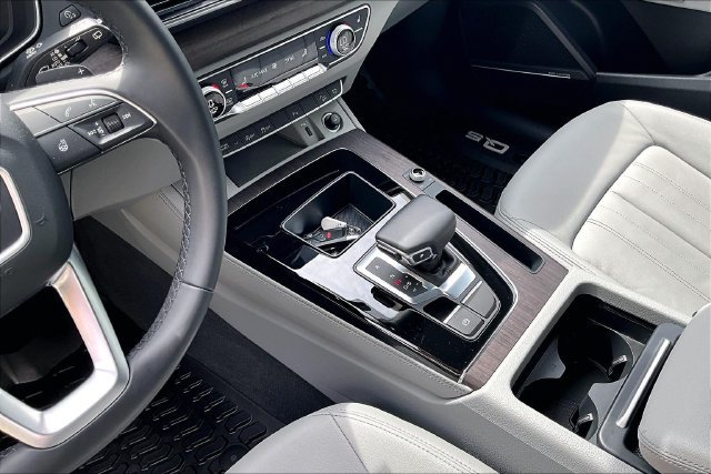 Certified 2022 Audi Q5 2.0T Premium Plus AWD/4WD image 17