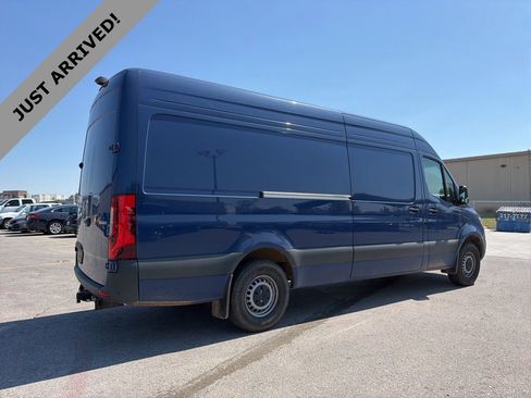 Used 2024 Mercedes-Benz Sprinter 2500 image 5