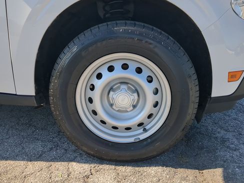 Certified 2024 Ford Maverick XL FWD image 9