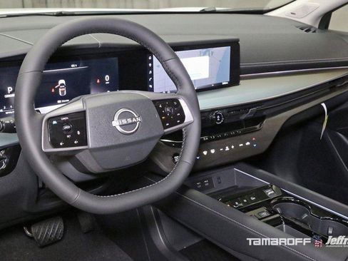 New 2025 Nissan Murano SL image 2