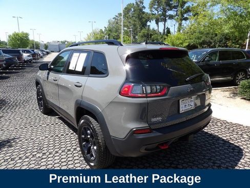 Used 2022 Jeep Cherokee Trailhawk w/ Sun, Sound & Nav Group AWD/4WD image 8