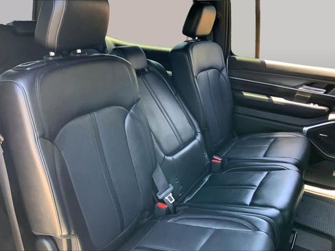 Used 2024 Jeep Wagoneer Series II w/ Flexible Seating Group RWD image 20