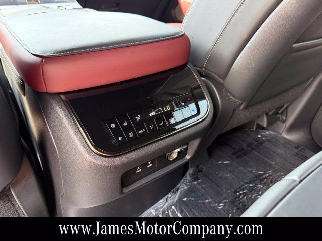 Used 2025 INFINITI QX80 Autograph AWD/4WD image 23