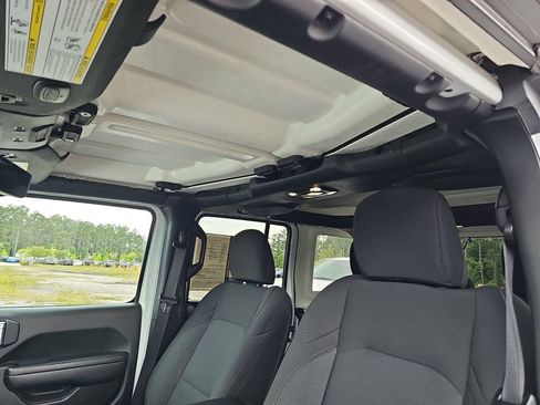 Used 2023 Jeep Wrangler Unlimited w/ Cold Weather Group AWD/4WD image 36