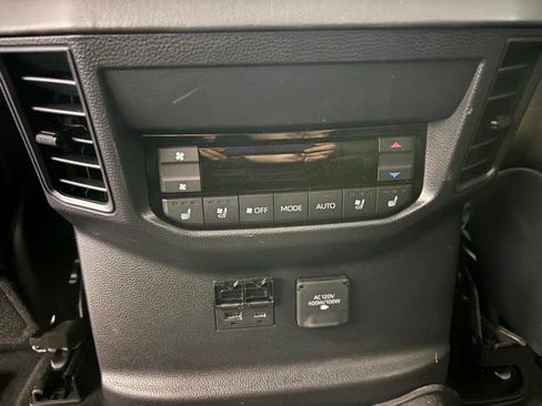 Used 2025 Toyota Sequoia Platinum AWD/4WD image 11