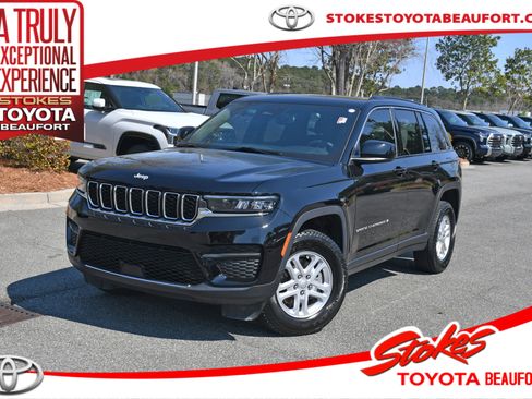 Used 2024 Jeep Grand Cherokee Laredo w/ Luxury Tech Group I AWD/4WD image 1