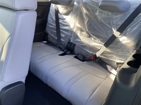 New 2025 Honda Pilot EX-L image 8