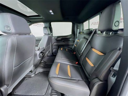 Used 2024 GMC Sierra 1500 AT4 w/ Technology Package image 23