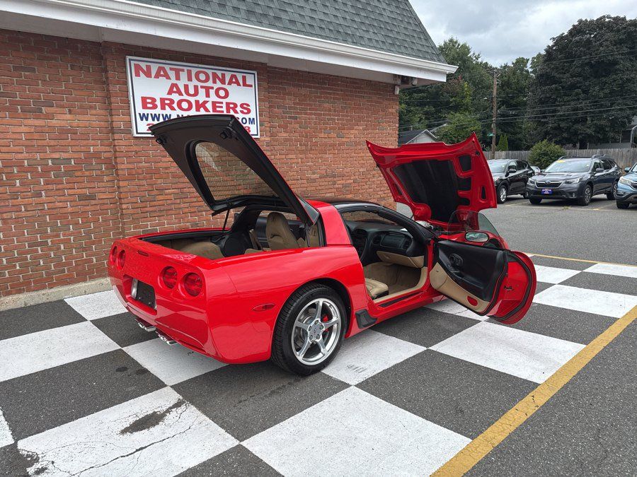 Used 2000 Chevrolet Corvette Coupe w/ Performance Handling Pkg RWD image 39