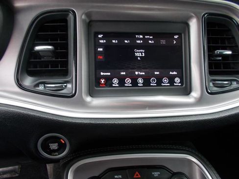 Used 2019 Dodge Challenger SXT RWD image 31