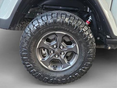 Used 2020 Jeep Gladiator Rubicon AWD/4WD image 17